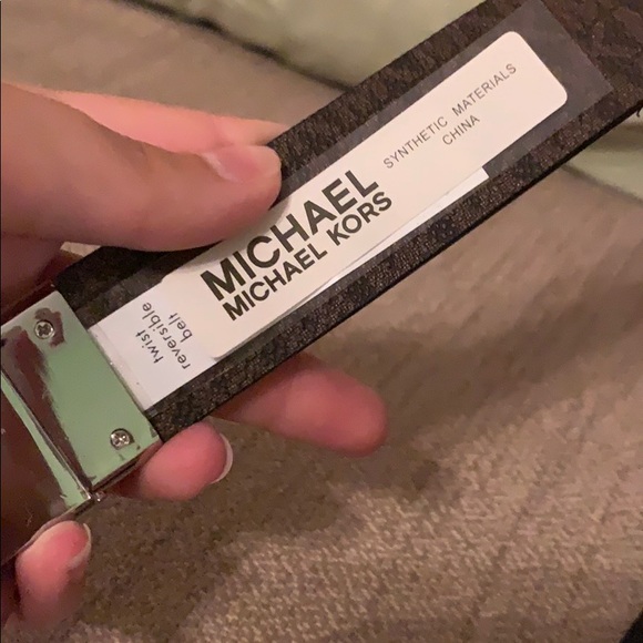 Authentic Michael Kors Reversible Belt - Picture 9 of 10